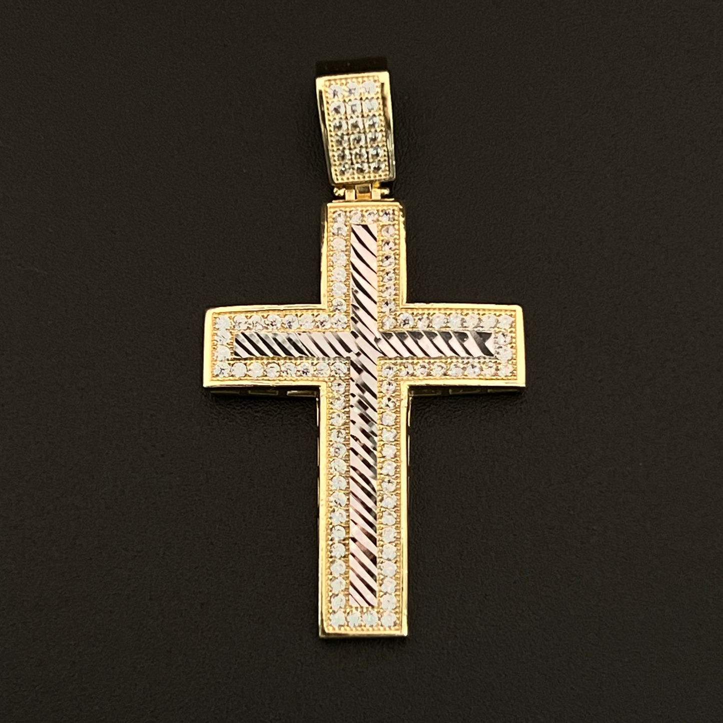Cross Pendant diamond-cut