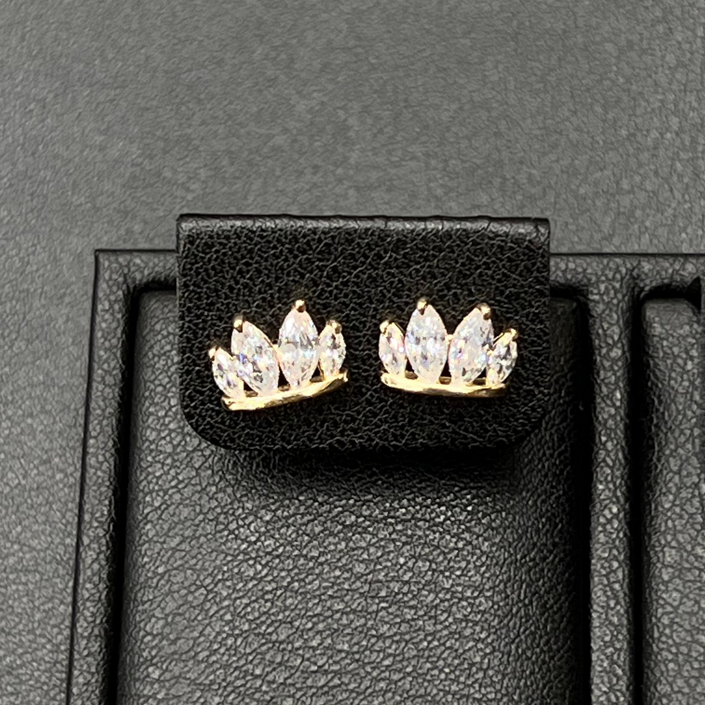 Crown Stud Earrings 14K Gold
