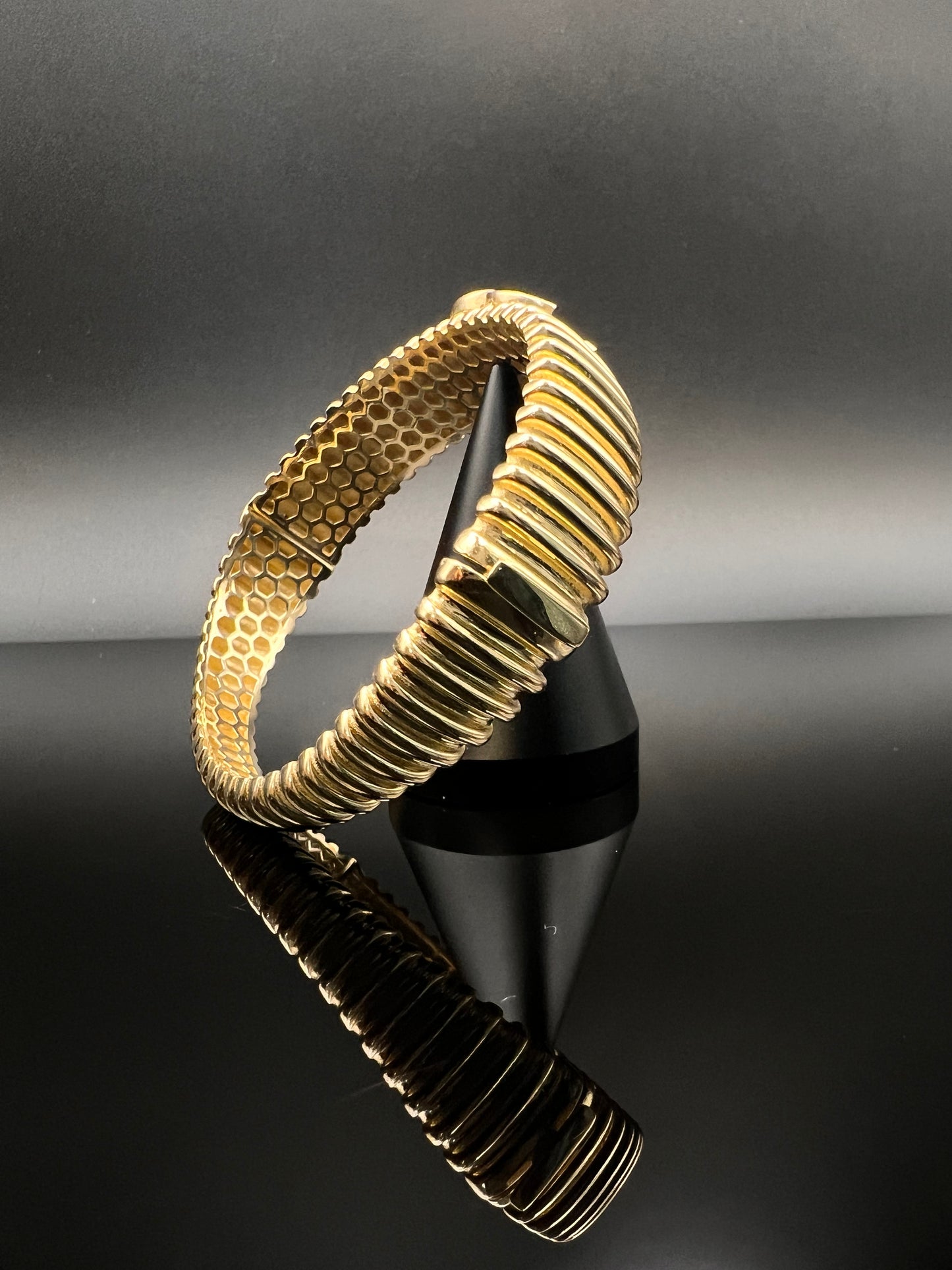 Fancy Women's CC Hollow Bracelet