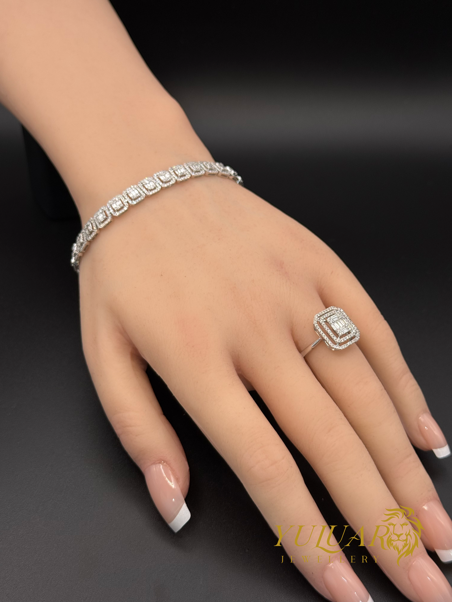 Baguette Natural Diamond Link Bracelet 3.03 Carats