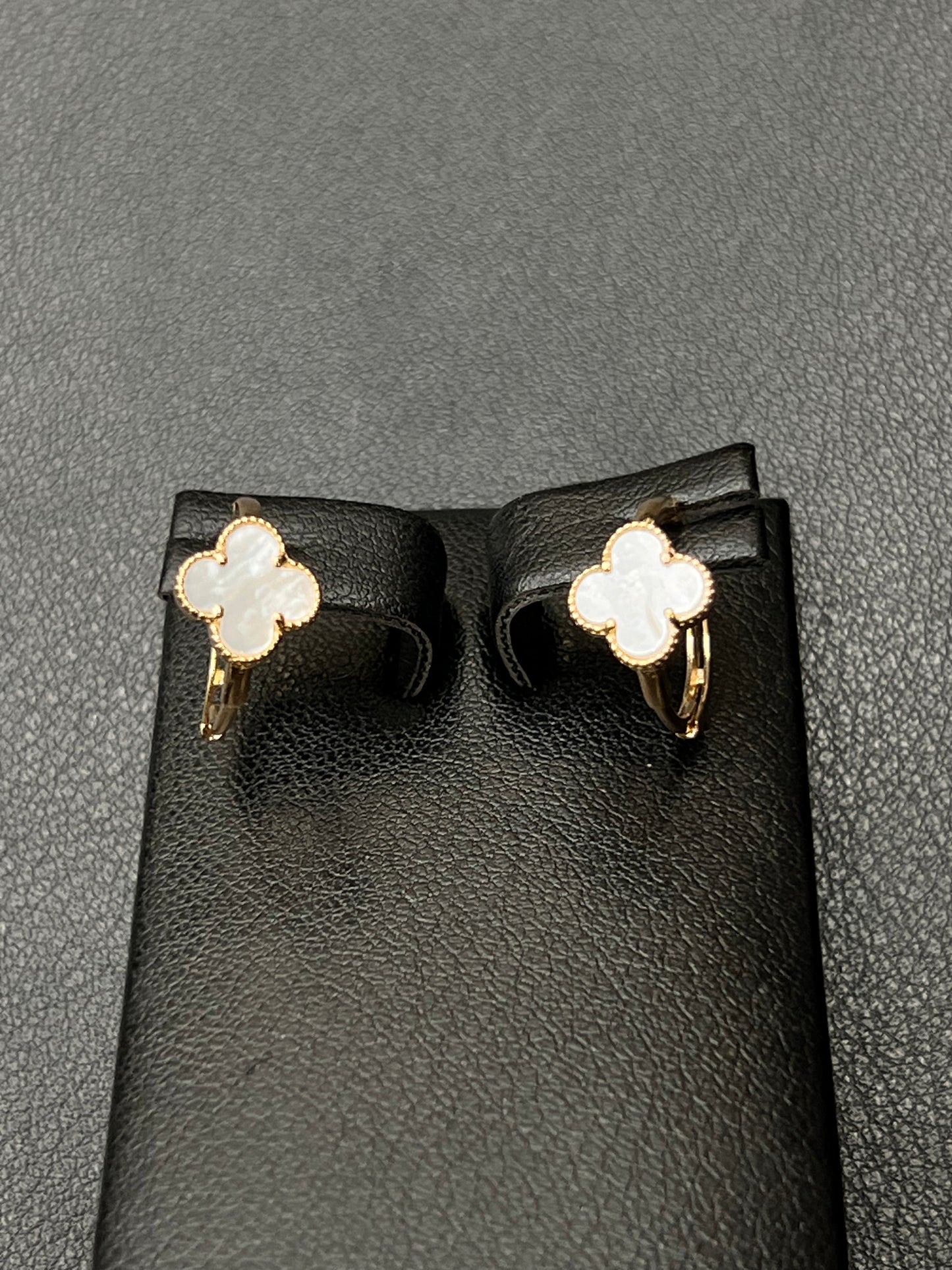 Fancy Women's VC Pearl Earrings