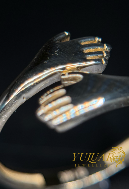 14K Hug Ring
