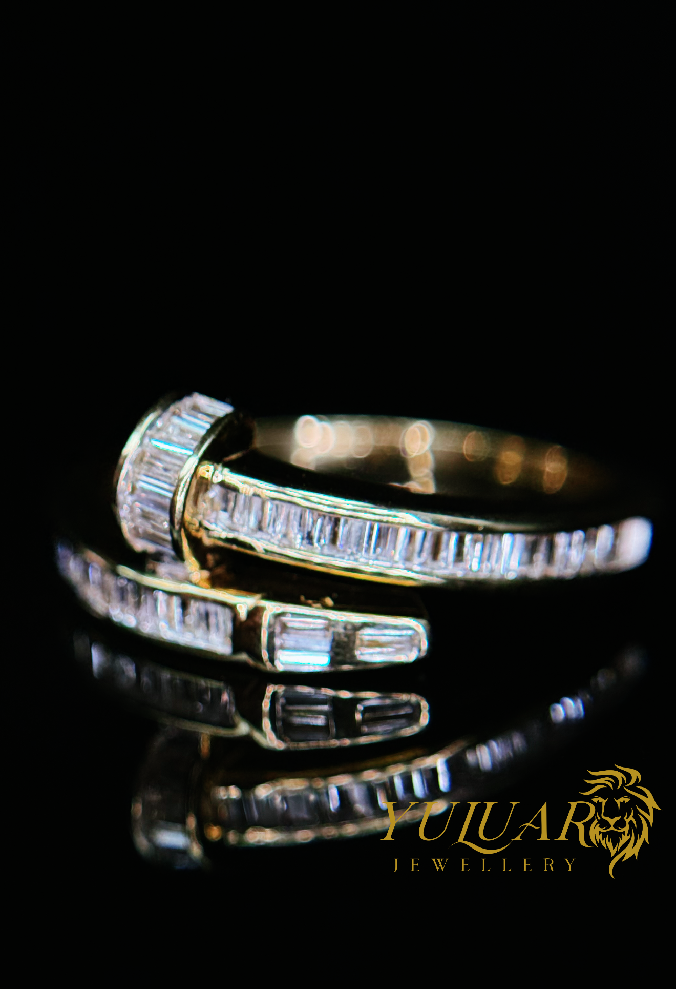 0.58 CT TW BAGUETTE NATURAL DIAMOND CUT FANCY RING IN 10K YELLOW GOLD