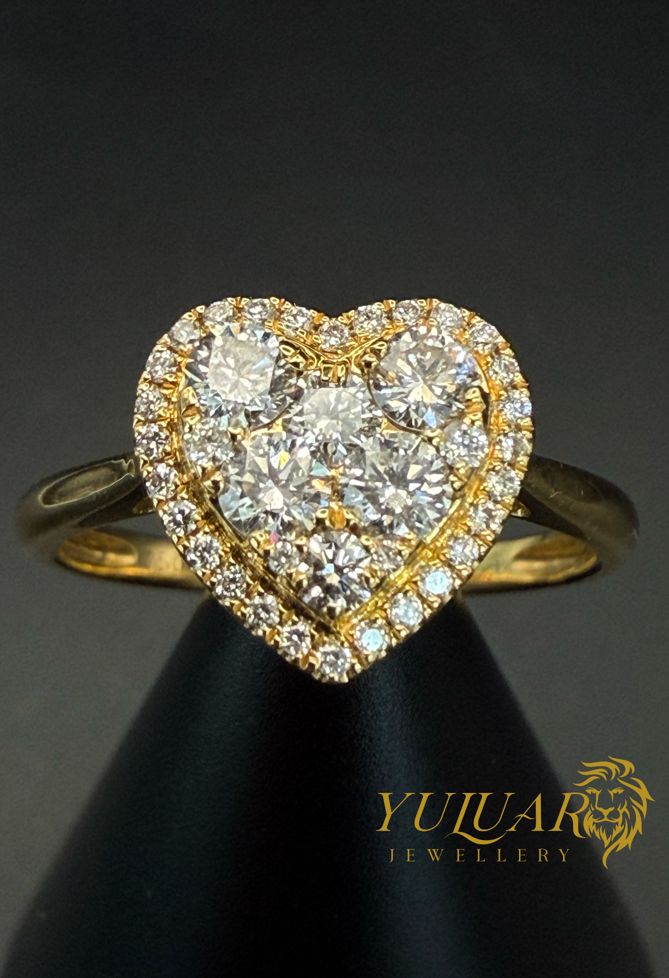 18K Yellow Gold Heart-Shaped Cluster Ring with Natural Diamonds