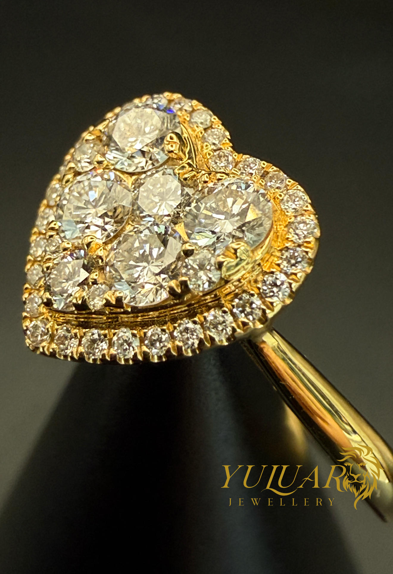 18K Yellow Gold Heart-Shaped Cluster Ring with Natural Diamonds