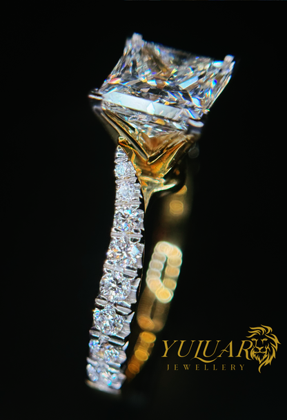 2.59 CT TW PRINCESS CERTIFIED LAB-GROWN DIAMOND ENGAGEMENT RING IN 14K YELLOW GOLD (G-H/VS)