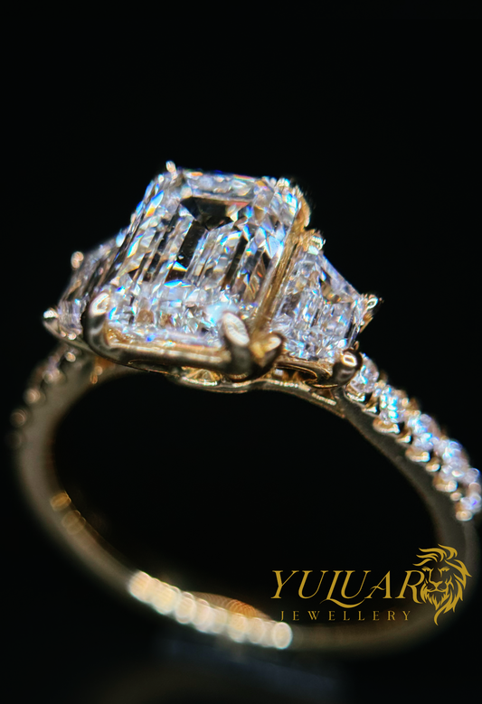 2.92 CT TW EMERALD CERTIFIED LAB-GROWN DIAMOND ENGAGEMENT RING IN 14K YELLOW GOLD (H/VS)