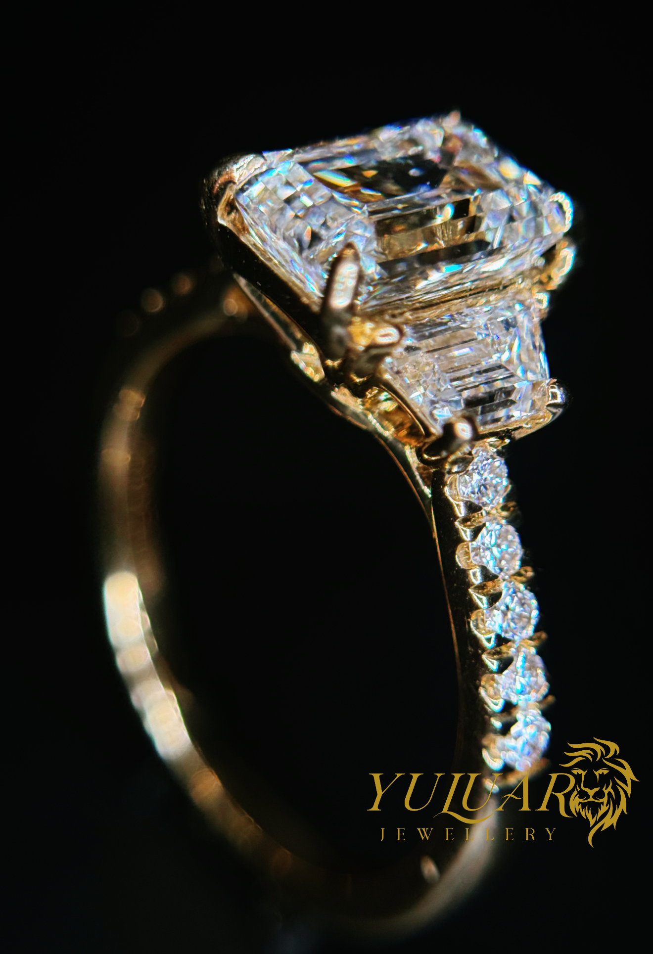 2.92 CT TW EMERALD CERTIFIED LAB-GROWN DIAMOND ENGAGEMENT RING IN 14K YELLOW GOLD (H/VS)