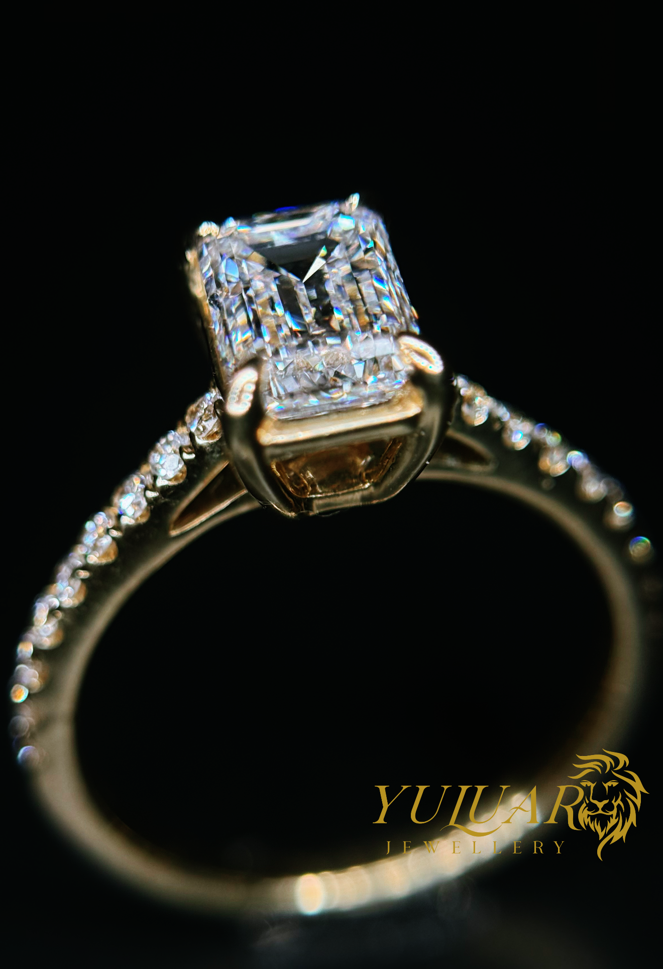 1.75 CT TW EMERALD CERTIFIED LAB-GROWN DIAMOND ENGAGEMENT RING IN 14K YELLOW GOLD (H/VS)