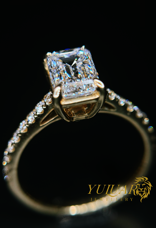 1.75 CT TW EMERALD CERTIFIED LAB-GROWN DIAMOND ENGAGEMENT RING IN 14K YELLOW GOLD (H/VS)