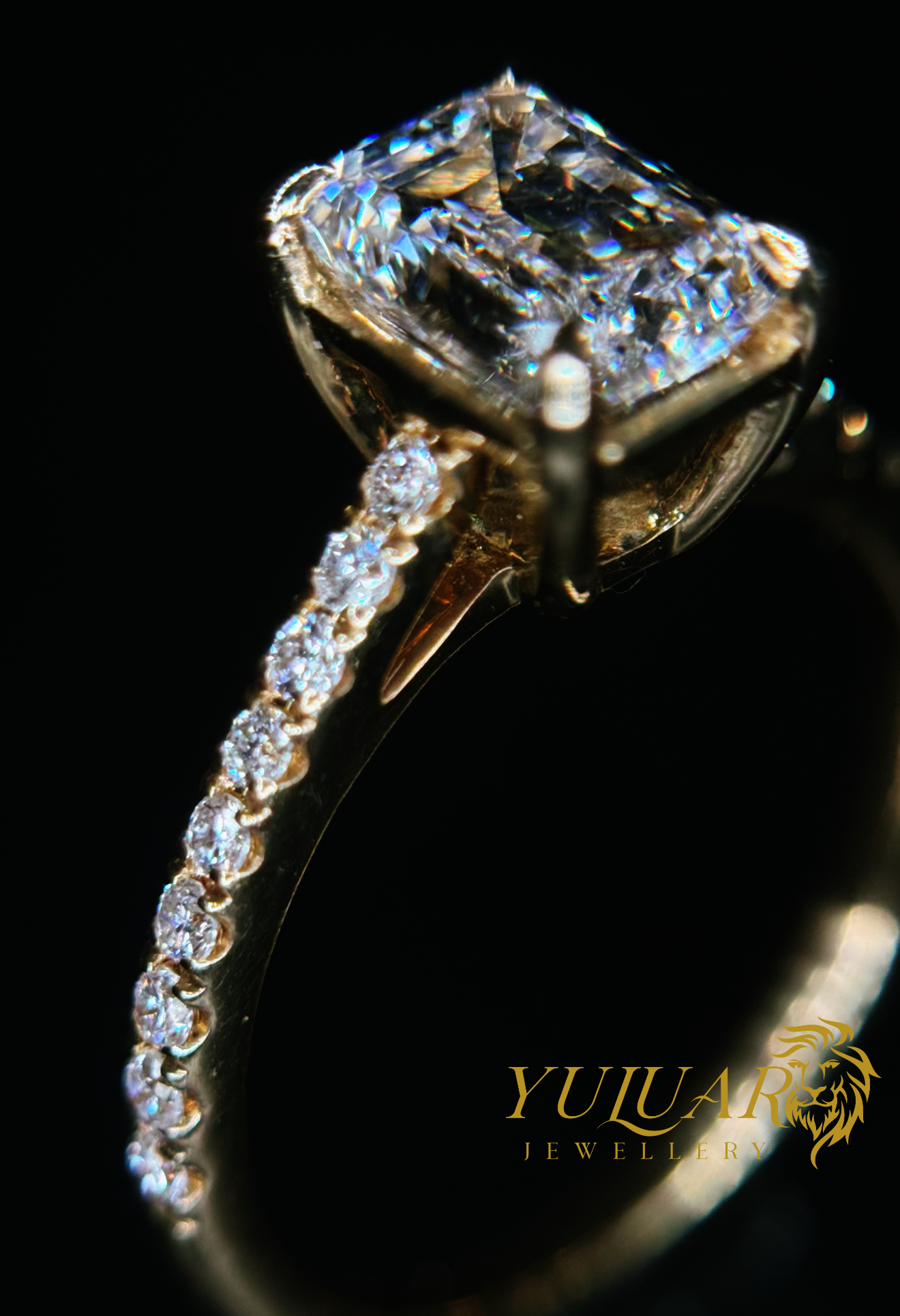 1.75 CT TW EMERALD CERTIFIED LAB-GROWN DIAMOND ENGAGEMENT RING IN 14K YELLOW GOLD (H/VS)