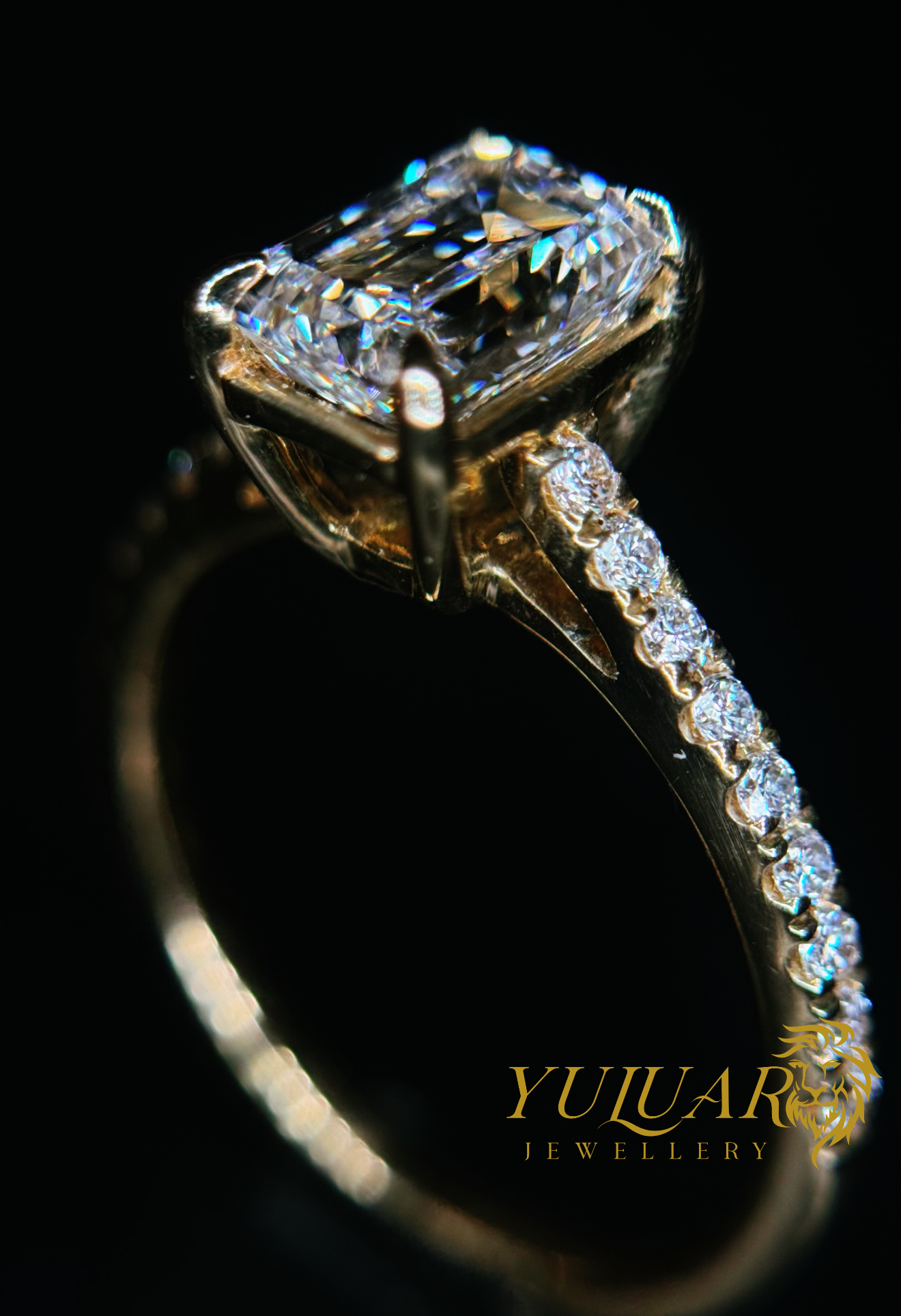 1.75 CT TW EMERALD CERTIFIED LAB-GROWN DIAMOND ENGAGEMENT RING IN 14K YELLOW GOLD (H/VS)