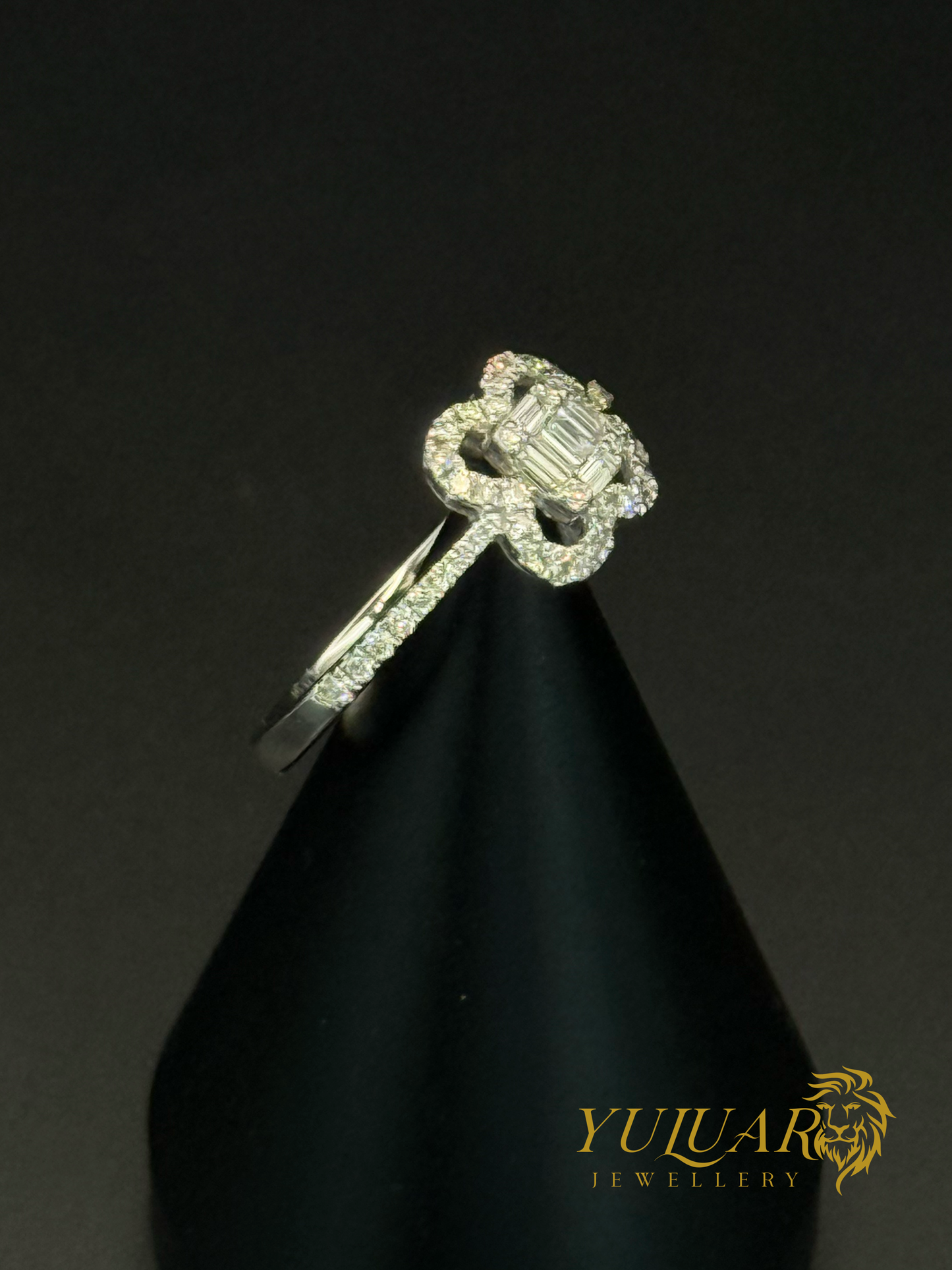 Women’s 14K White Gold Floral Natural Diamond Ring .30 Carats