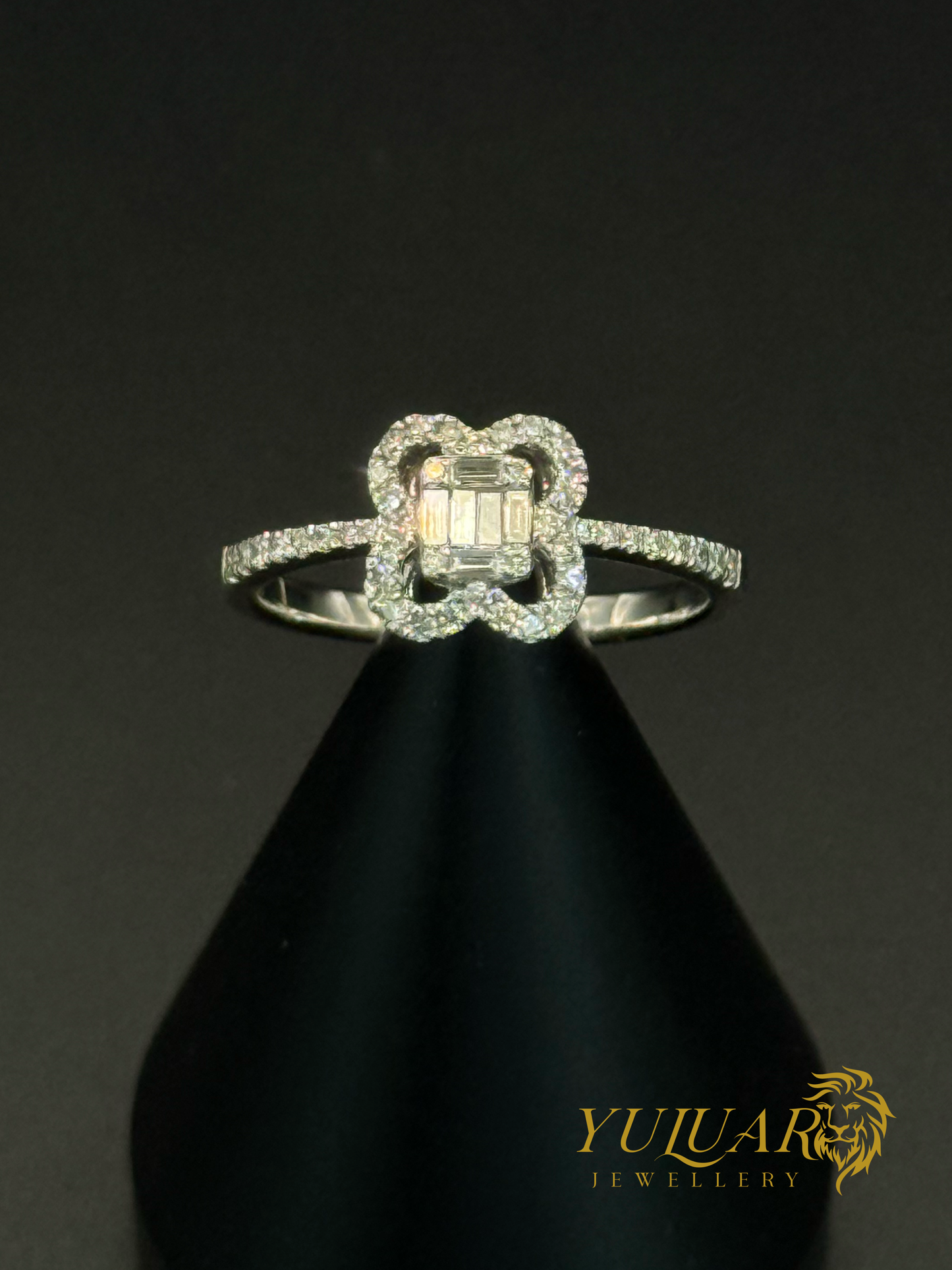 Women’s 14K White Gold Floral Natural Diamond Ring .30 Carats